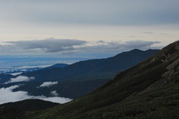 大日岳と立山高原。雨の日曜日、観光客はどうでしょうか・・
