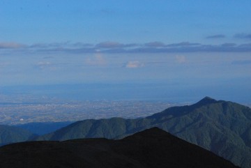 2階の客室から、寝っ転がってこの景色が見えるんです。気持ち良さそうでしょ (^_^)v