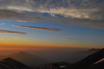目の前の”鍬崎山”と、右奥の”大日岳”が、幻想的でした。