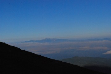 石川県からのお客さん、おらが町の”白山”。　見えて良かったですね(^^)v